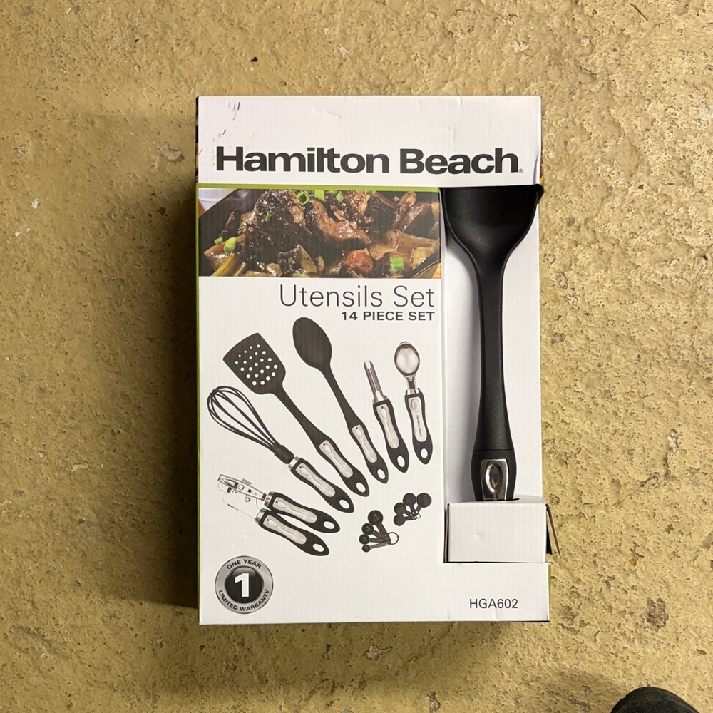 Hamilton Beach Black and Silver Utensil Set